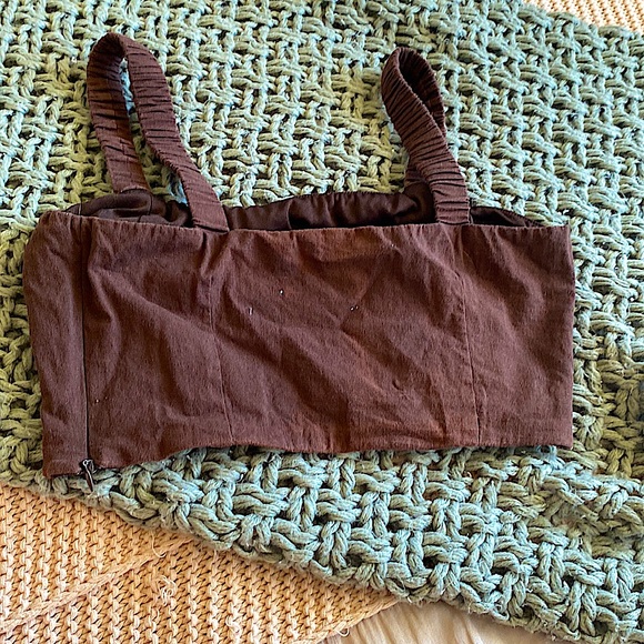 I am selling a brown crop top in woman’s size 10. - Picture 3 of 11